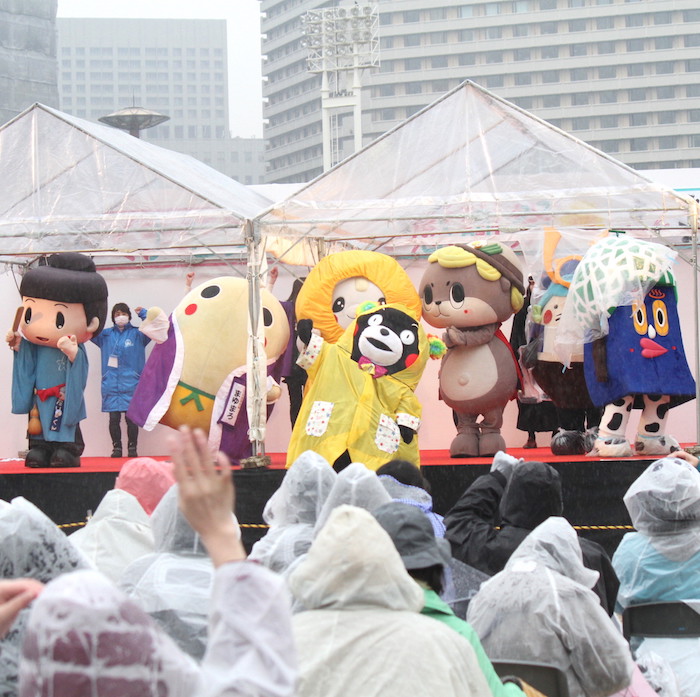 雨にも負けず大盛り上がり！「くまモンファン感謝祭2018 in OSAKA」