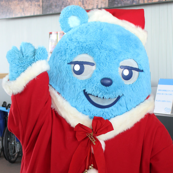 『あべのべあ』がサンタコスで登場! 日本一高いビルあべのハルカス展望台でクリスマスグリーティング Charalab(キャララボ) 『あべのべあ』がサンタコスで登場! 日本一高いビルあべのハルカス展望台でクリスマスグリーティング Charalab(キャララボ)