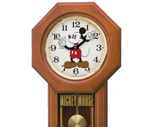 ディズニー100周年を祝したクラシカルな掛時計が200台限定で登場！