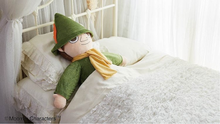 スナフキンが腕枕をしてくれる！？「添い寝スナフキン」発売！