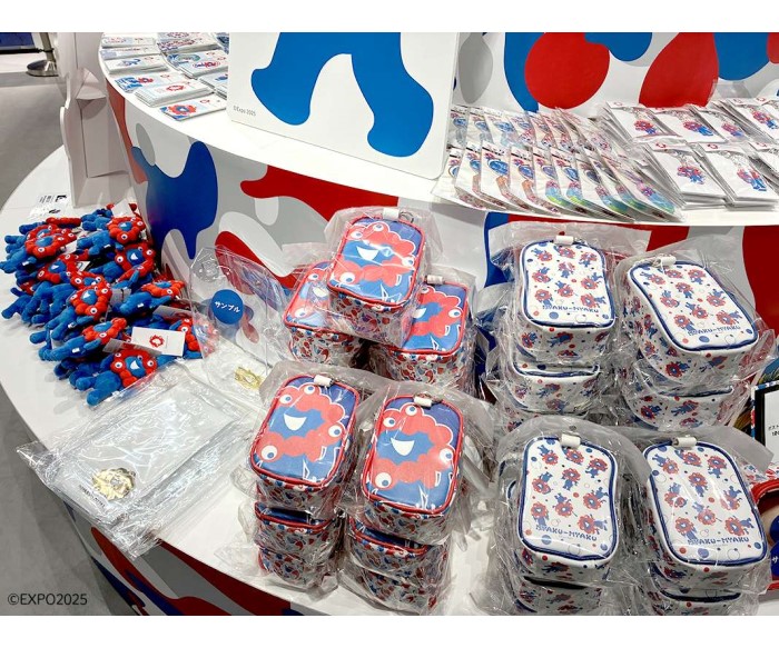 「ミャクミャク」グッズがアニメイト梅田に大集合！推し活グッズなどを販売