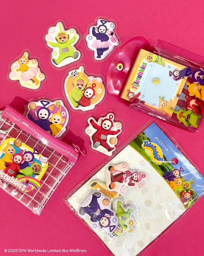 クリアメッシュポーチ、ぷっくりシール、クリアケース付メモ<br>各390円（税込429円）