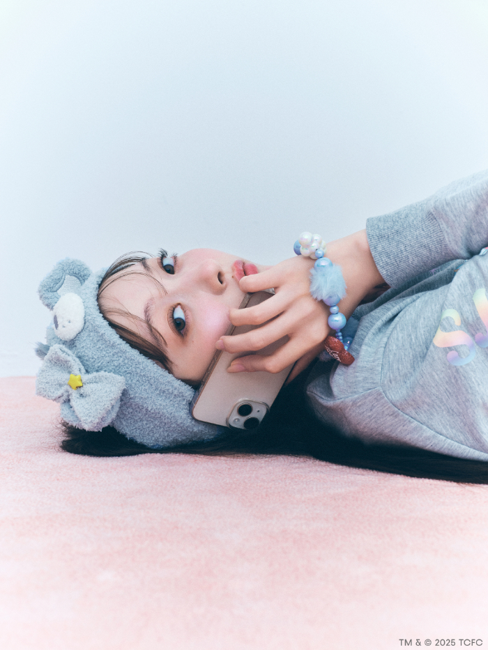 【Care Bears™】スマホストラップ<br>価格：5,720円<br>カラー展開：WHT/ORG/PNK/LAV/BLU