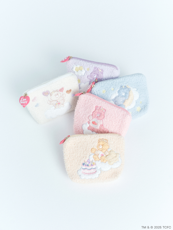 【Care Bears™】ニットポーチ<br>価格：3,960円<br>カラー展開：OWHT/ORG/LPNK/LAV/LBLU