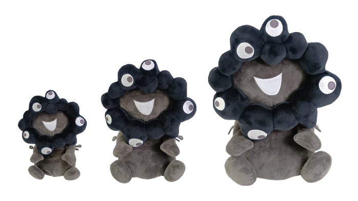 EXPO2025 ミャクミャク お手玉風ぬいぐるみ S 黒（W:14cm H:18cm D:10cm 重量:100g／￥4,000＋税）<br>EXPO2025 ミャクミャク お手玉風ぬいぐるみ M 黒（W:20cm H:28cm D:17cm 重量:260g／￥6,500＋税）<br>EXPO2025 ミャクミャク お手玉風ぬいぐるみ L 黒（W:27cm H:35cm D:23cm 重量:450g／￥9,000＋税）