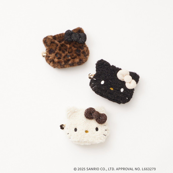 「ハローキティ」フェイス型ふわふわポーチ ￥3,479（税込）