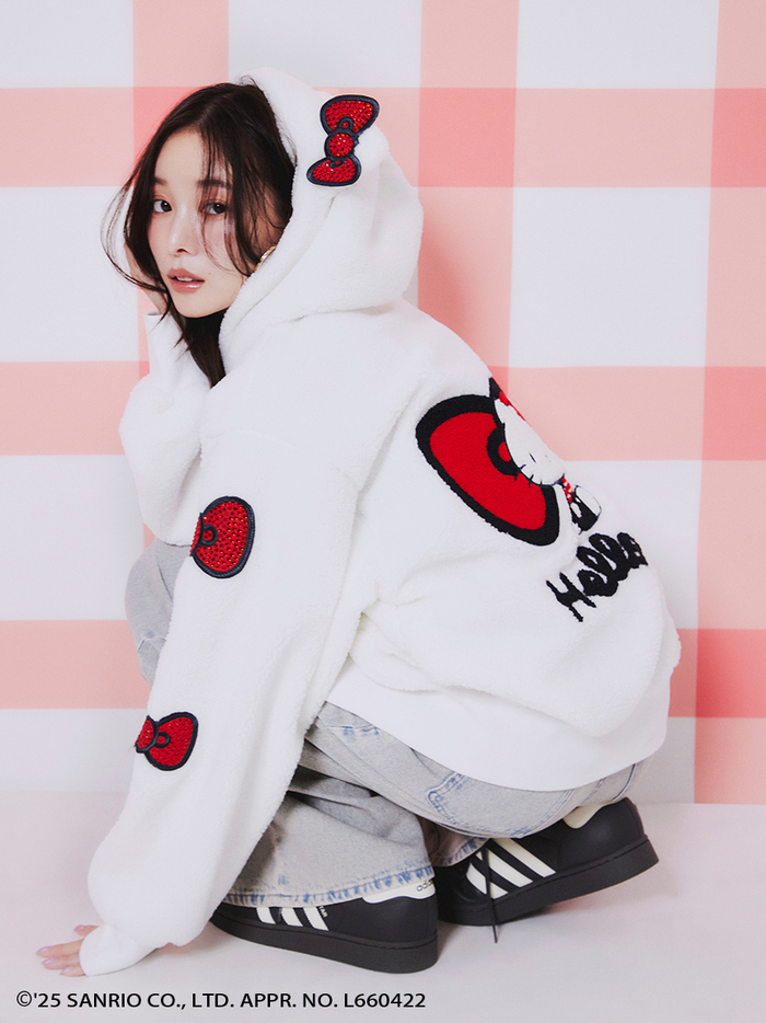 【HELLO KITTY】プレミアムパーカー<br>カラー：OWHT, BLK<br>サイズ：F<br>価格：￥23,980