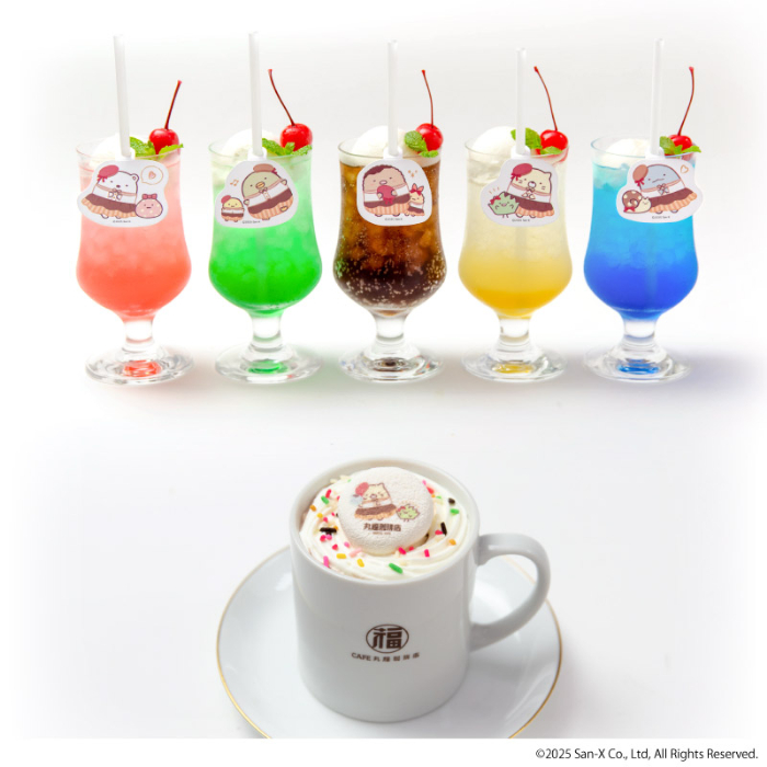 （上）：「すみっコのカラフルクリームソーダ」990円（税込）<br>（下）：「ねこのホットチョコレート」990円（税込）