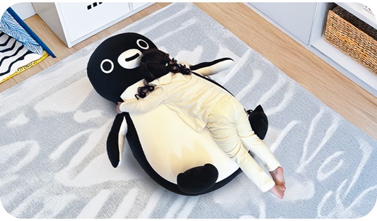 Suicaのペンギン Yogibo Hugger　使用例