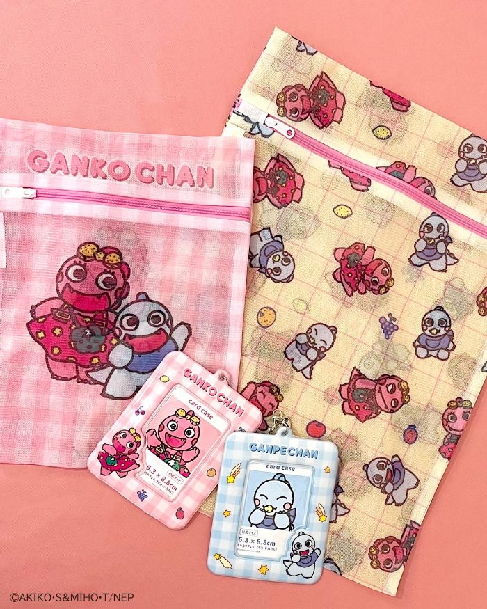 洗濯ネット2P、カードホルダー／各390円（税込429円）