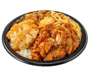 『ドカ食いダイスキ！ もちづきさん』×「セブン-イレブン」コラボ第2弾！「でかい」「おいしい」「幸せ」な背徳メシ6品が登場