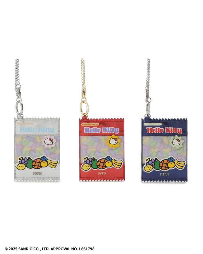 HELLO KITTYポーチチャーム<br>価格：￥7,700<br>カラー：SLV,RED,BLU