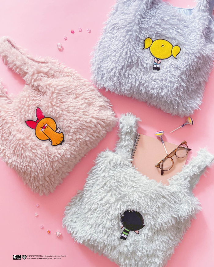 新発売となるもこもこファーバッグ、この時期にぴったり！