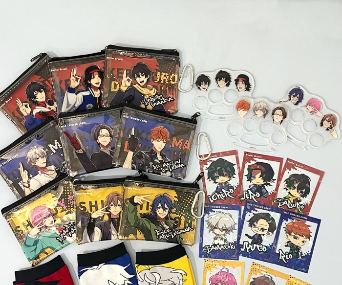 『ヒプノシスマイク -Division Rap Battle-』がサンキューマートに初登場！3ディビジョンをフィーチャーした限定アイテム