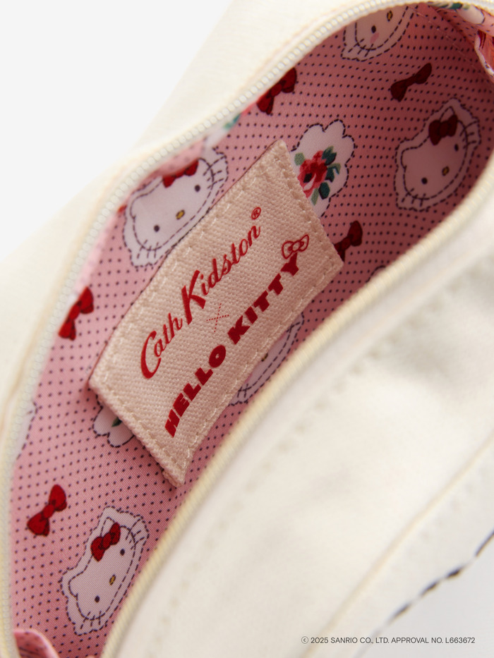 Cath Kidston × Hello Kitty フェイスキャンバスポーチ　7,700円（税込）
