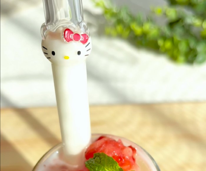 「ハローキティ」ガラス製マイストローがグッドグラスから再発売！