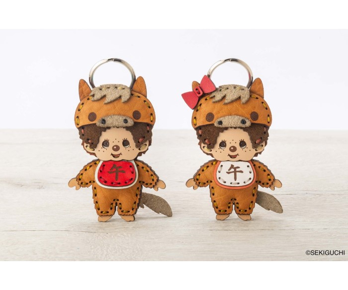 「モンチッチ」新年のお祝いにぴったりな干支（午）レザーキーホルダーが発売！