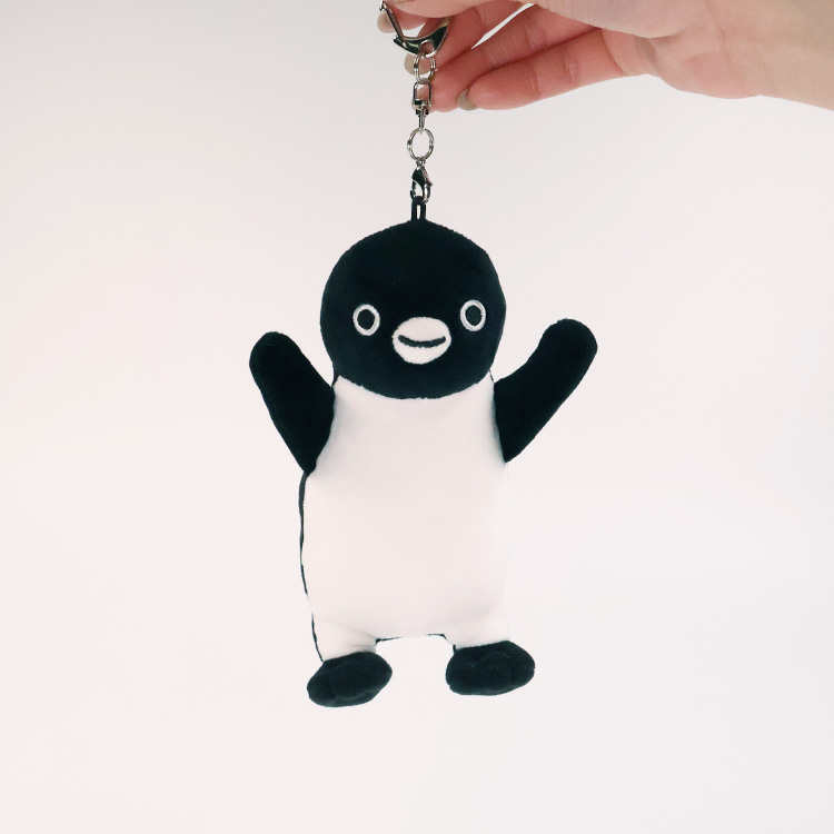 Suicaのペンギン ほっぺマスコットを発売！手がほっぺにピタッとくっつく