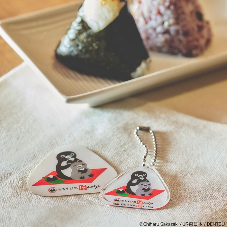 「Suicaのペンギン」ステッカーやアクリルキーホルダーがもらえる！「おむすび処 ほんのり屋」交通系電子マネー決済で